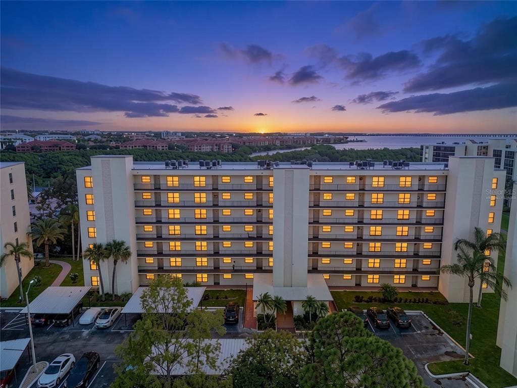 900 COVE CAY DRIVE UNIT 2B CLEARWATER, FL 33760