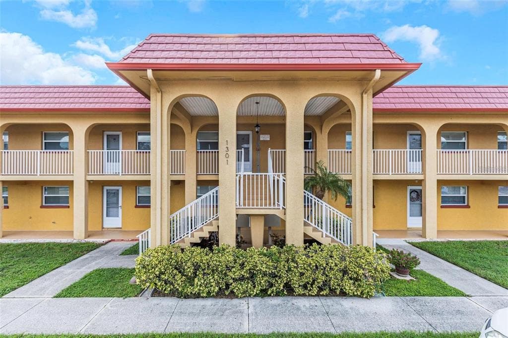 1301 S HERCULES AVENUE UNIT 15 CLEARWATER, FL 33764