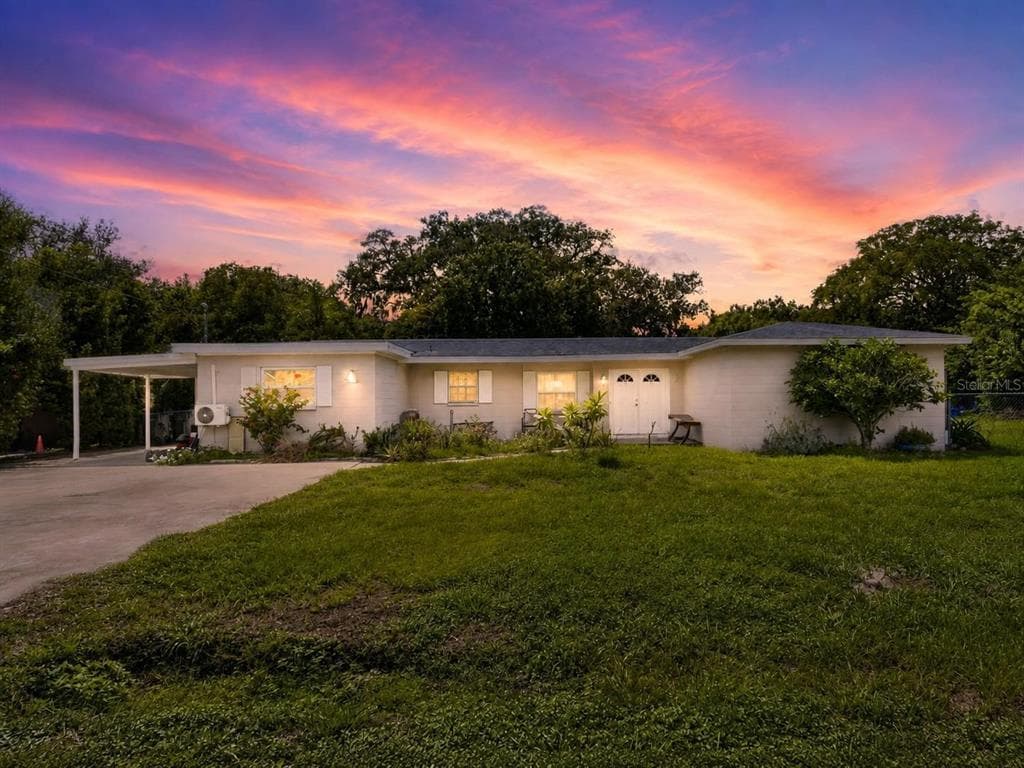 202 9TH STREET NE RUSKIN, FL 33570