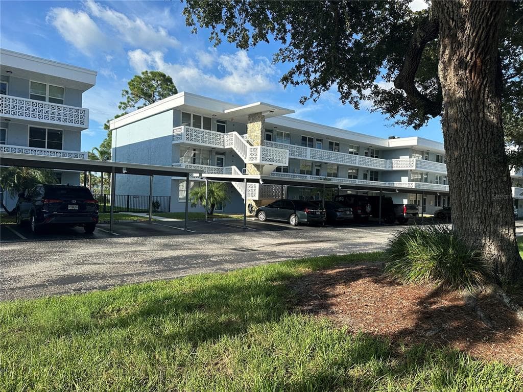 4720 LOCUST STREET NE UNIT 101