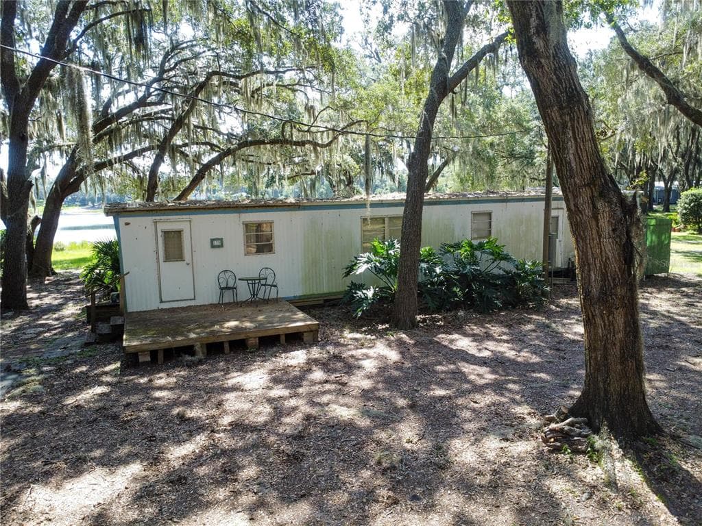 170 E COWPEN LAKE POINT ROAD HAWTHORNE, FL 32640