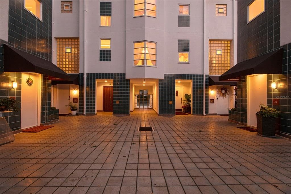 4950 BAYSHORE BLVD UNIT 8