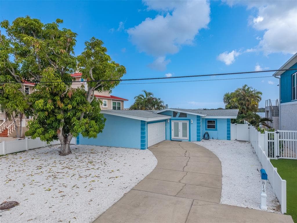 814 BAY POINT DRIVE MADEIRA BEACH, FL 33708