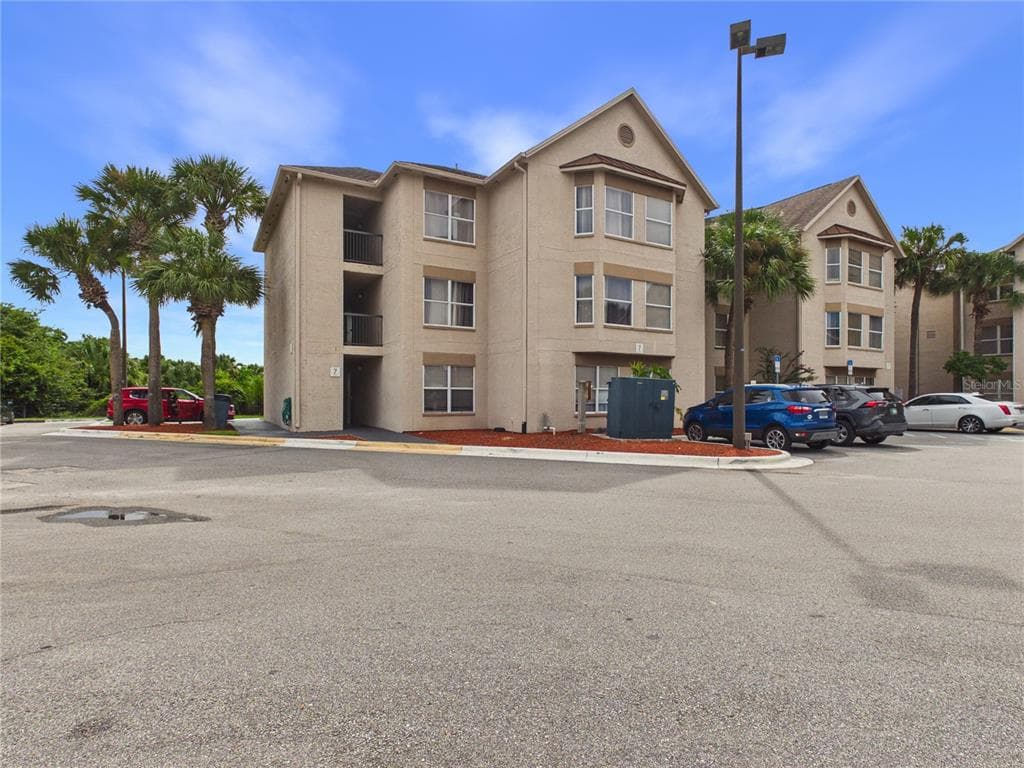 3100 PARKWAY BOULEVARD UNIT 728 KISSIMMEE, FL 34747