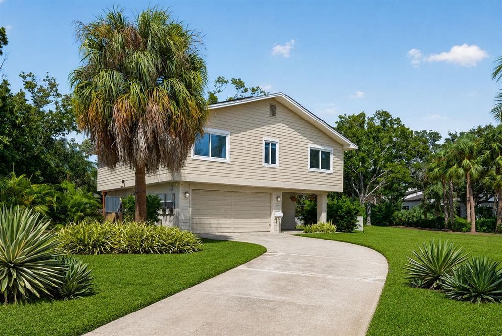 1300 PLEASANT WAY S ST PETERSBURG, FL 33705
