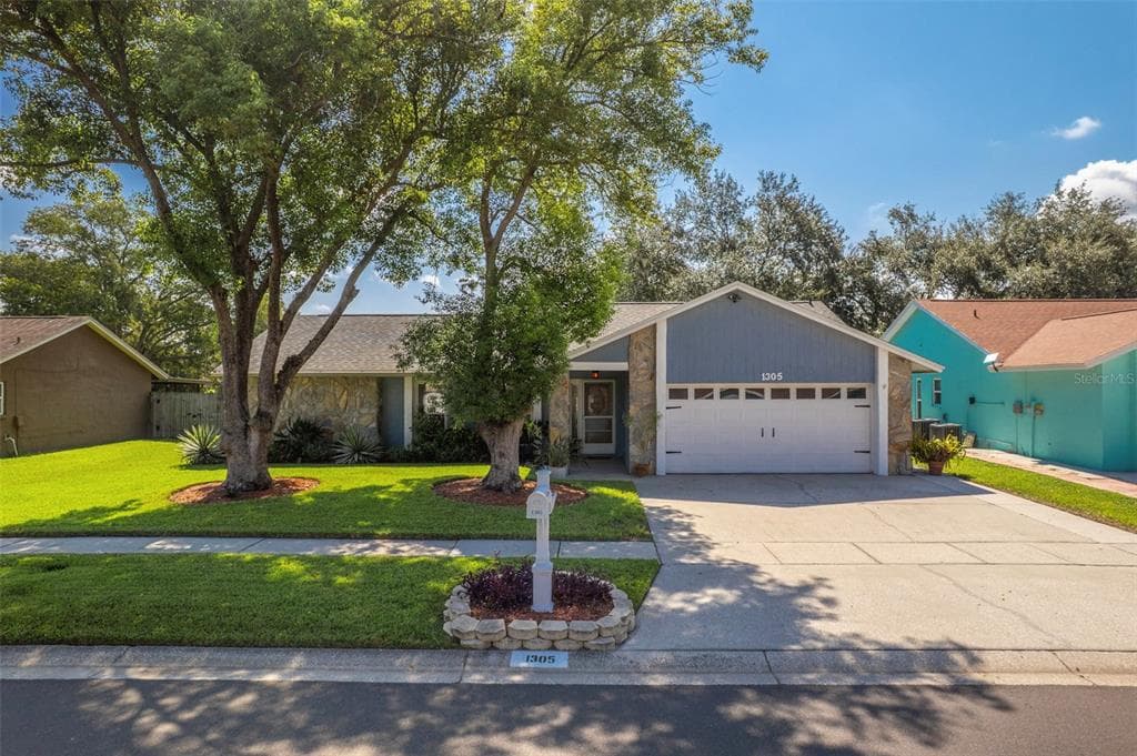 1305 WINDJAMMER PLACE VALRICO, FL 33594