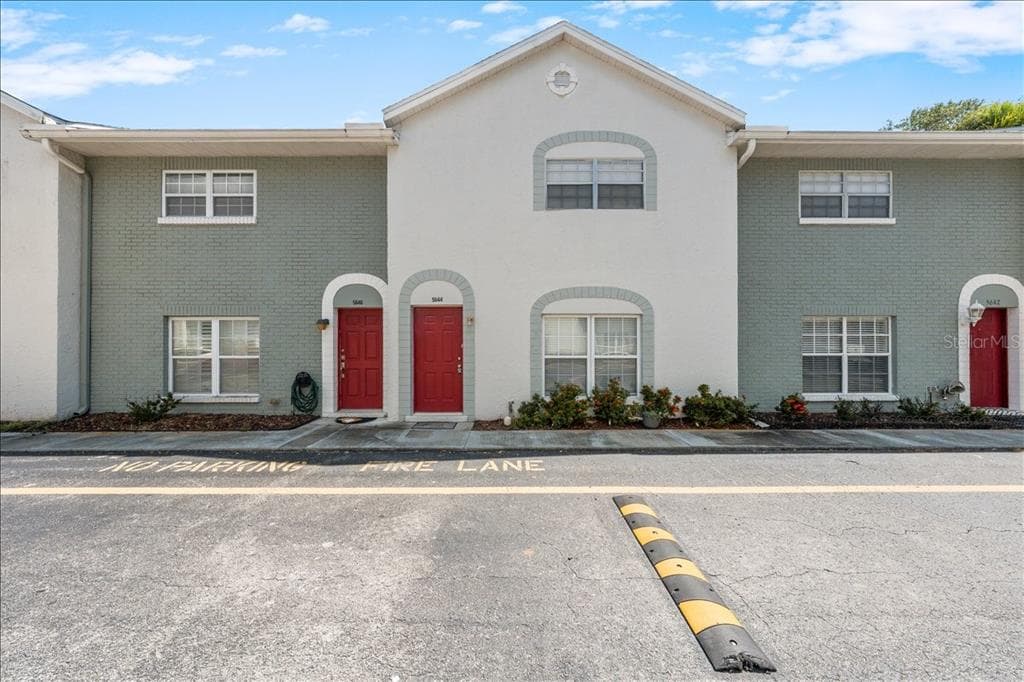 5644 TOWNHOUSE DRIVE NEW PORT RICHEY, FL 34652