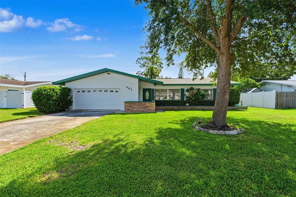981 STEPHEN FOSTER DRIVE