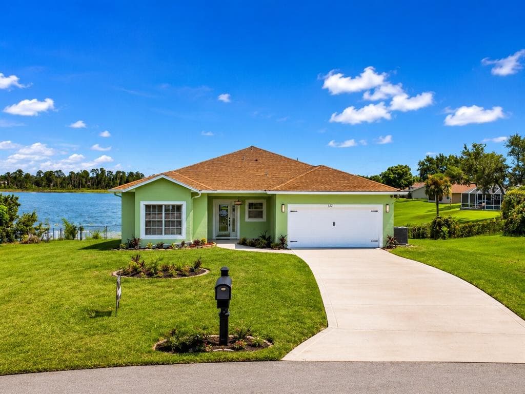 2122 DUMAS DRIVE DELTONA, FL 32738
