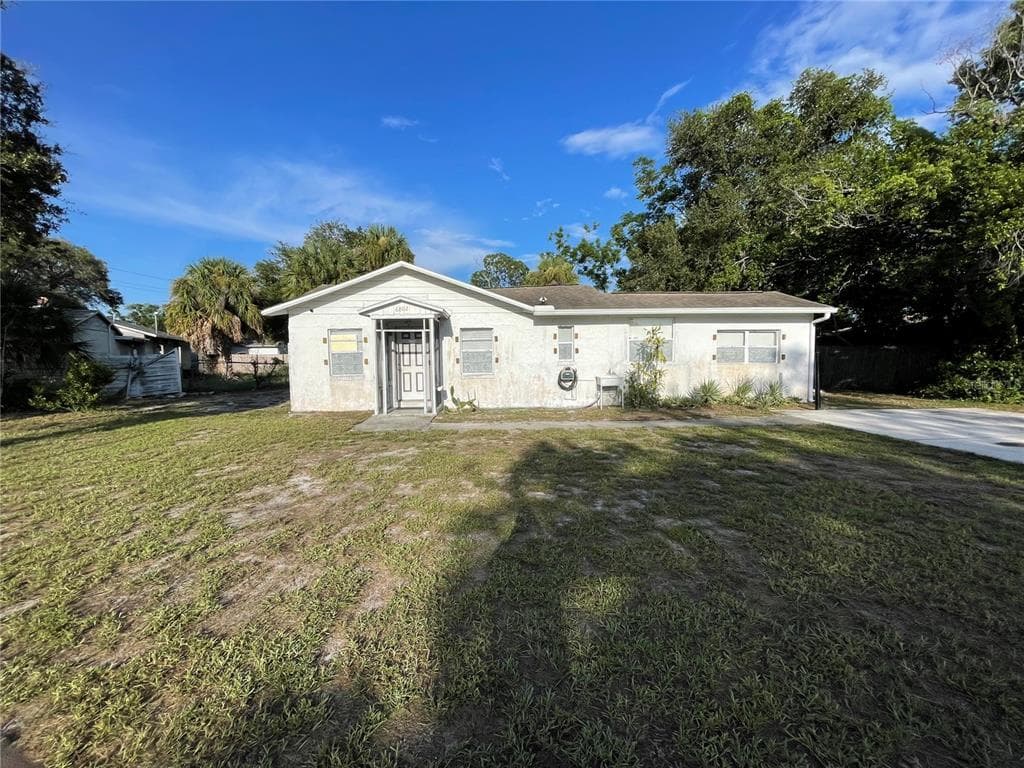 6802 W ADAMS STREET TAMPA, FL 33611