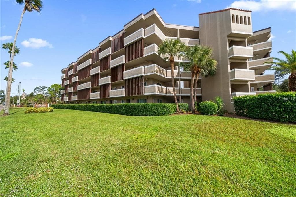 1243 S MARTIN LUTHER KING JR AVENUE UNIT A401 CLEARWATER, FL 33756