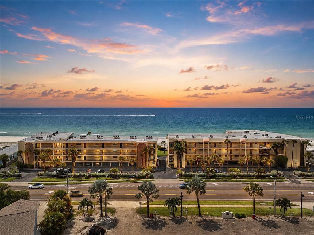 3500 GULF BOULEVARD UNIT 204 BELLEAIR BEACH, FL 33786