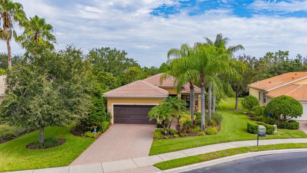 5004 PEARL CREST COURT WIMAUMA, FL 33598