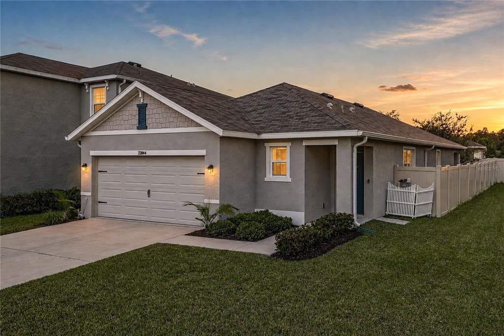 32844 BROOKS HAWK LANE WESLEY CHAPEL, FL 33543
