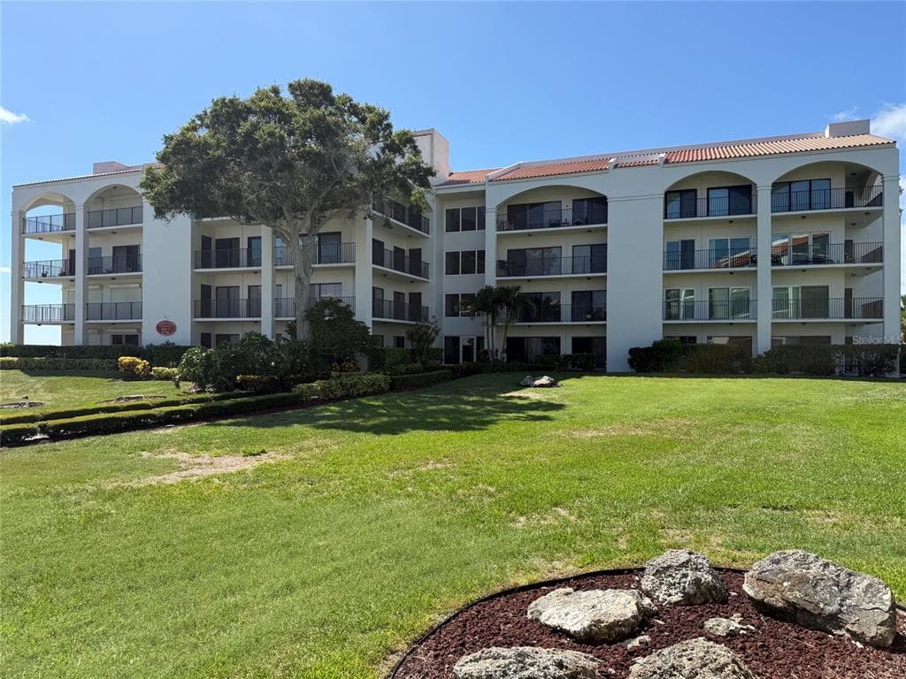 306 MARINER DRIVE UNIT 306 TARPON SPRINGS, FL 34689