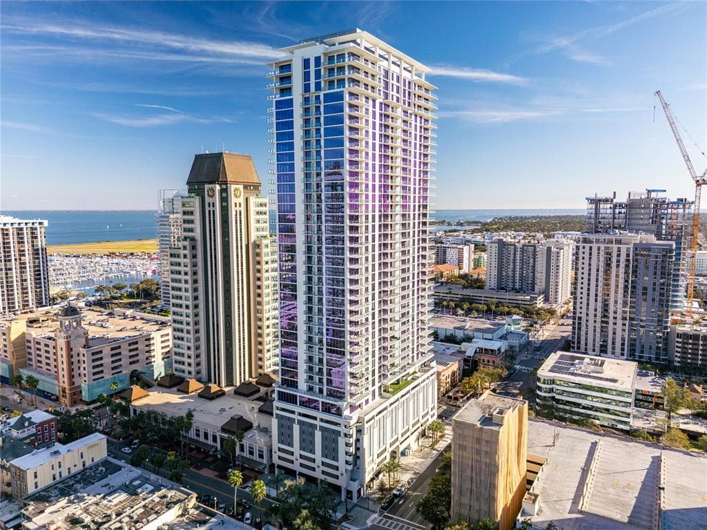 275 1ST AVENUE S UNIT 2803 ST PETERSBURG, FL 33701