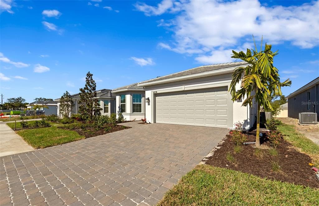 6962 MINNEOLA COURT NOKOMIS, FL 34275