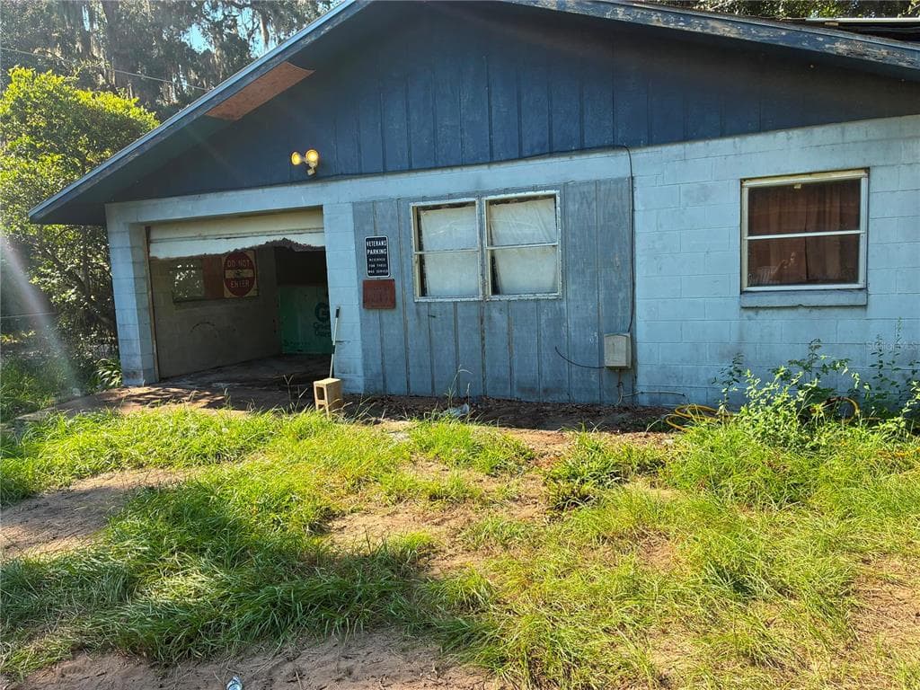 17990 SE 51ST STREET OCKLAWAHA, FL 32179