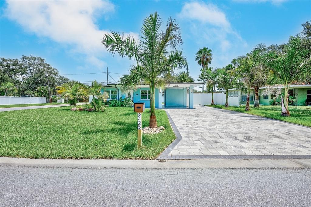 2425 BAYWOOD DRIVE E DUNEDIN, FL 34698