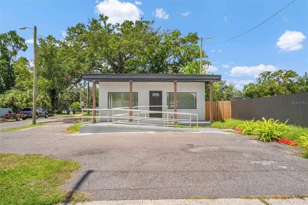 10302 N NEBRASKA AVENUE TAMPA, FL 33612