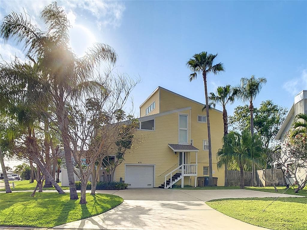 430 HARBOR DRIVE S INDIAN ROCKS BEACH, FL 33785
