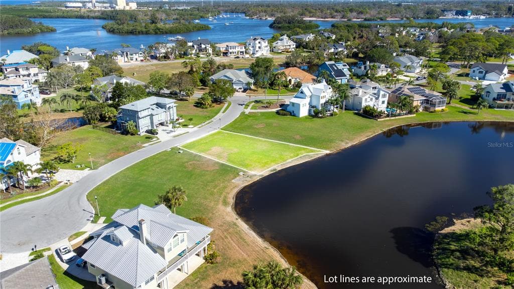 85 SANDPIPER POINTE TARPON SPRINGS, FL 34689