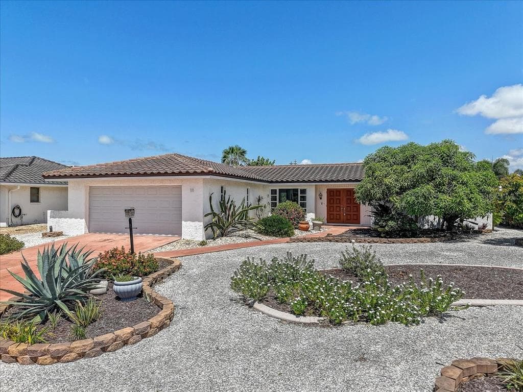 11 OLD TRAIL ROAD ENGLEWOOD, FL 34223