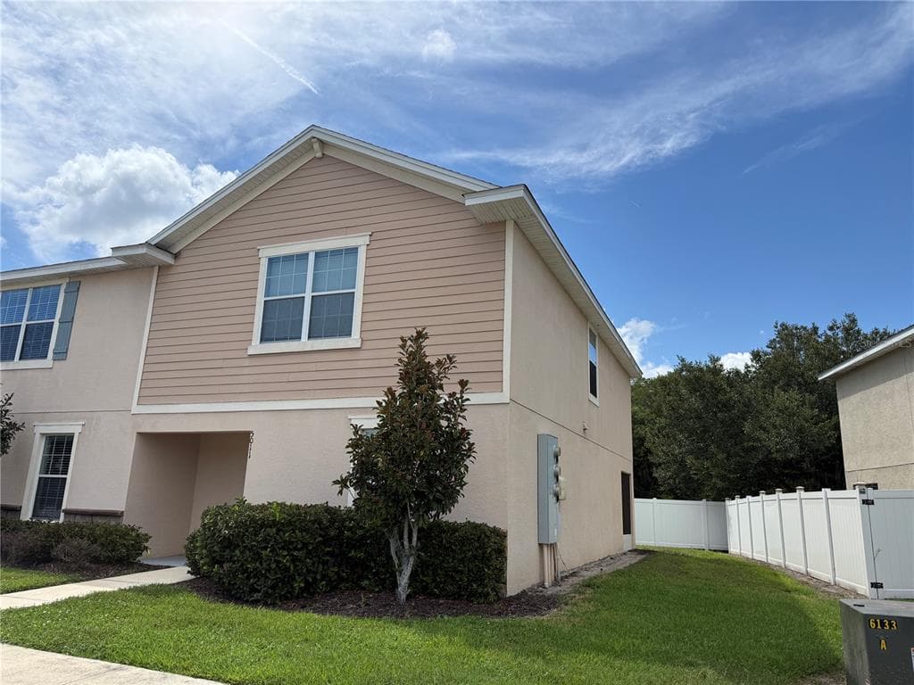 5011 CHIPOTLE LANE WESLEY CHAPEL, FL 33544