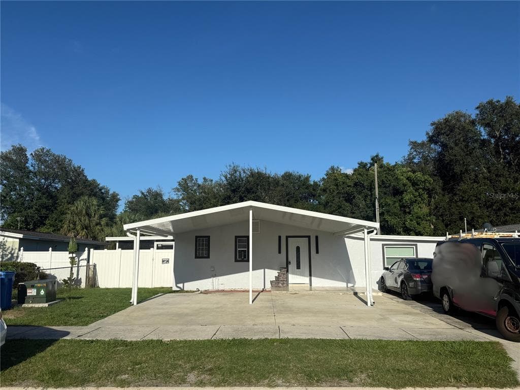 5605 GOLDEN DRIVE