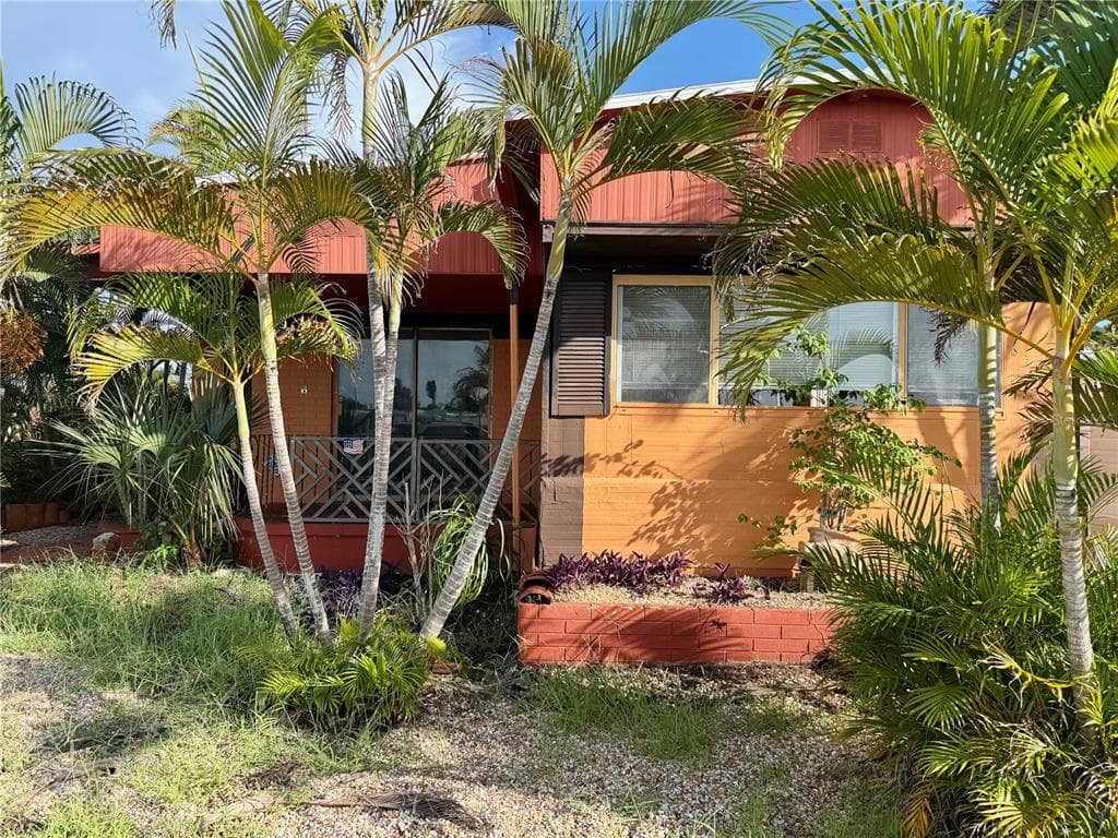 2204 PENNSYLVANIA AVENUE BRADENTON, FL 34207