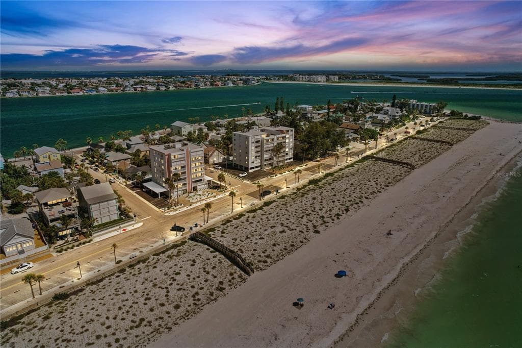 555 GULF WAY UNIT 6S ST PETE BEACH, FL 33706