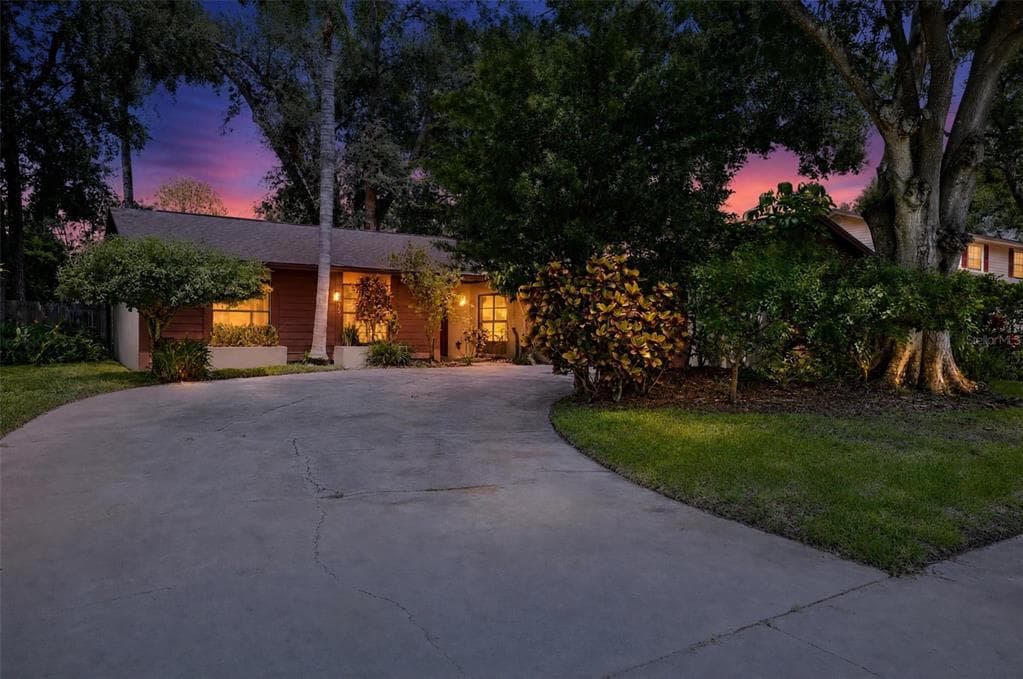 4015 DELLBROOK DRIVE TAMPA, FL 33624