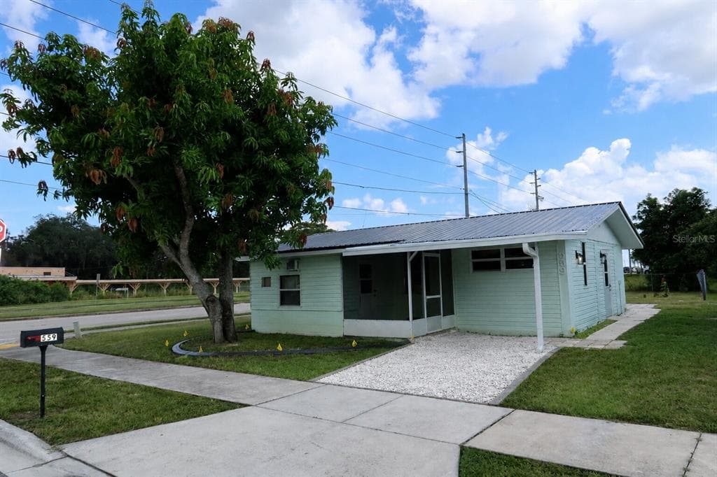 559 NASTURTIUM AVENUE SEBRING, FL 33870
