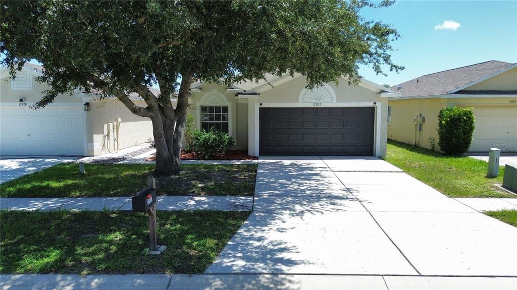 12922 FIELDMOOR COURT
