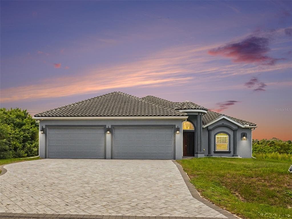 2761 NEWMAN DRIVE