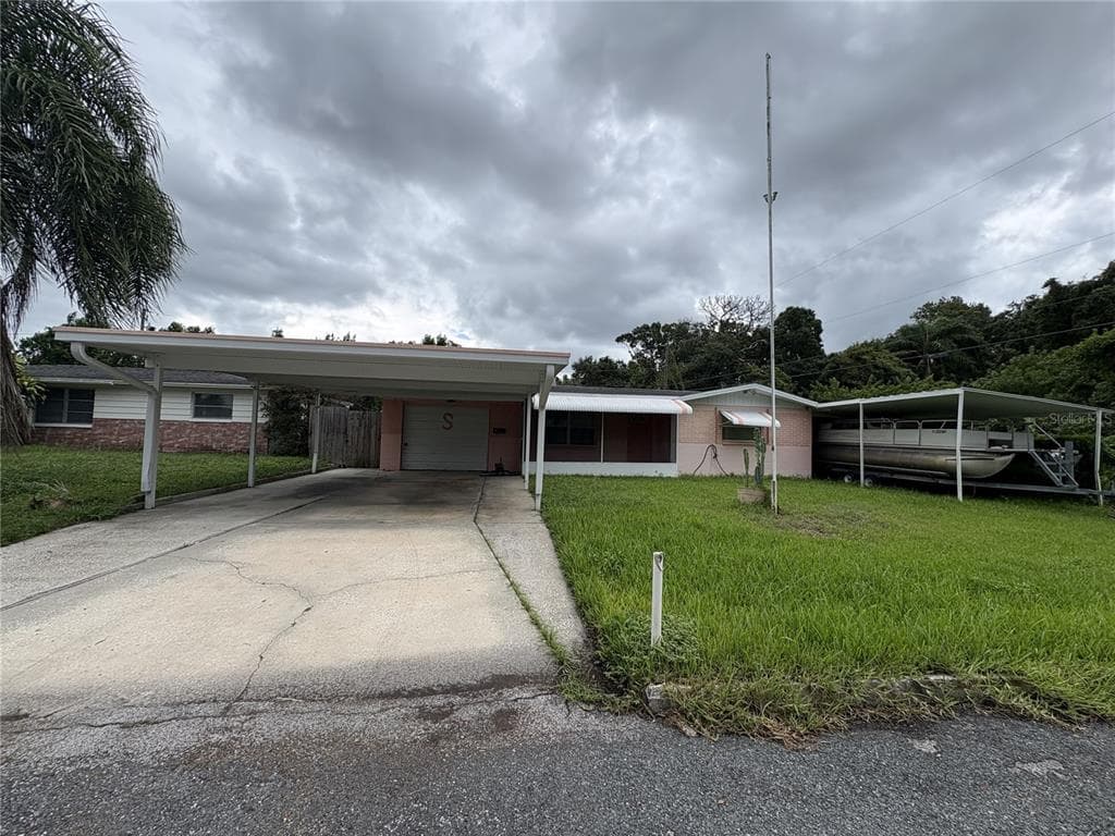 1650 AQUA LANE HOLIDAY, FL 34691