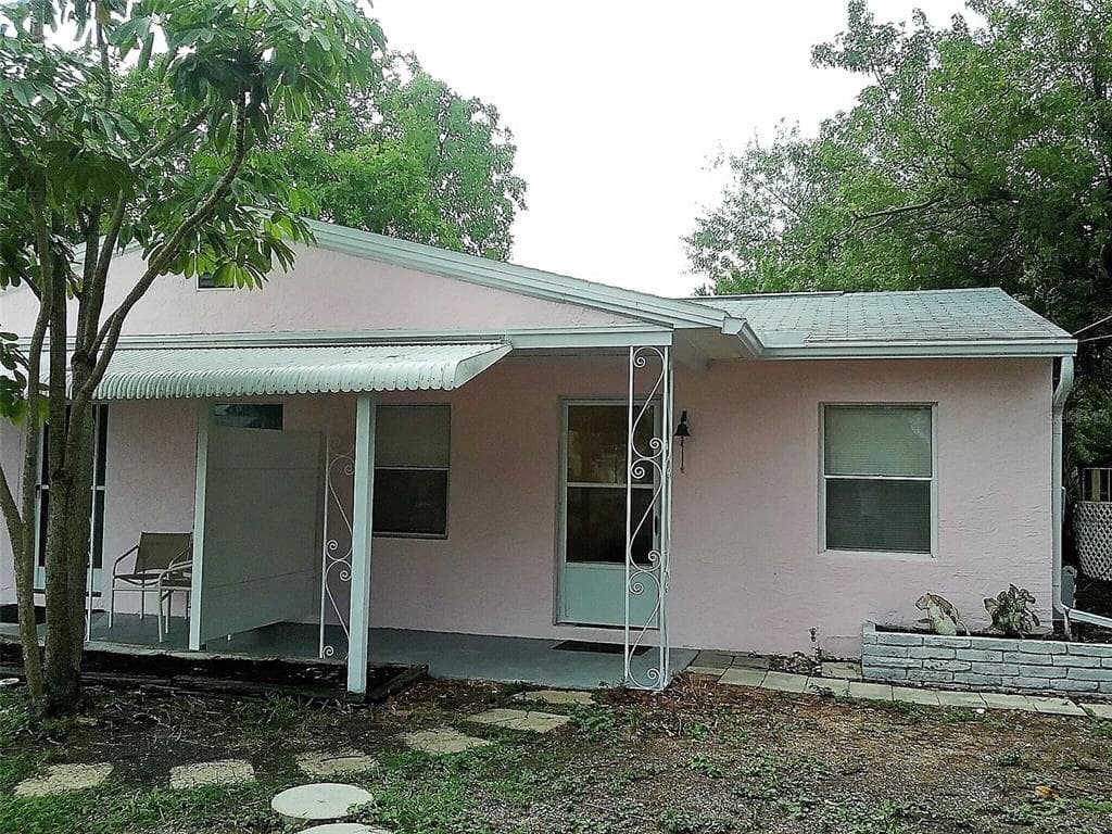 586 140TH AVENUE E UNIT 2 MADEIRA BEACH, FL 33708