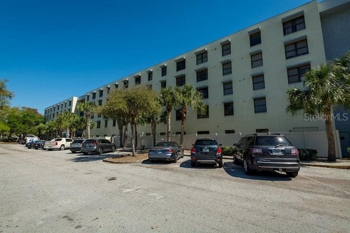 701 S MADISON AVENUE UNIT 402 CLEARWATER, FL 33756