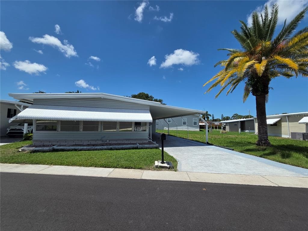 10346 S LAKE DRIVE UNIT 131 LARGO, FL 33773