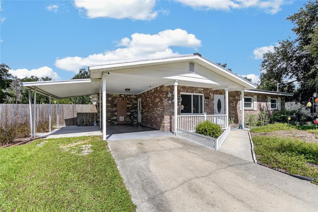 2801 BLAIN ACRES ROAD PLANT CITY, FL 33563