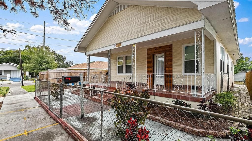 1411 E 24TH AVENUE UNIT b