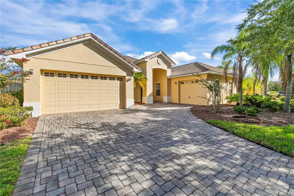 2671 BOAT COVE CIRCLE KISSIMMEE, FL 34746