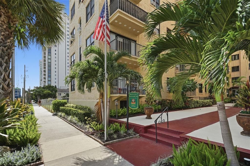 130 4TH AVENUE N UNIT 504 ST PETERSBURG, FL 33701