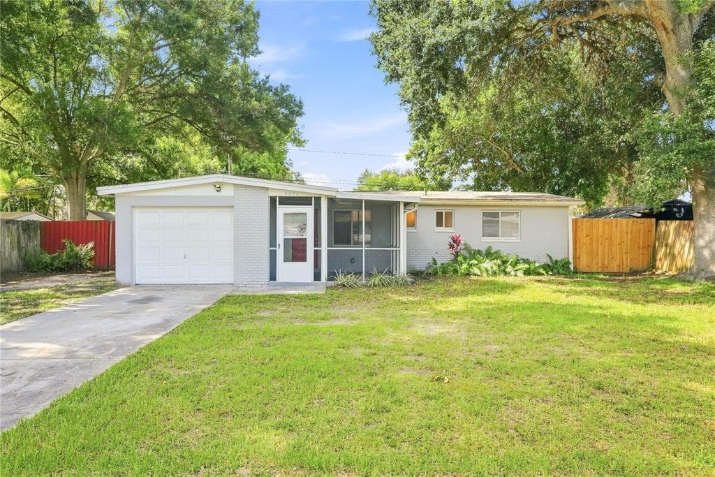 8836 79TH PLACE SEMINOLE, FL 33777