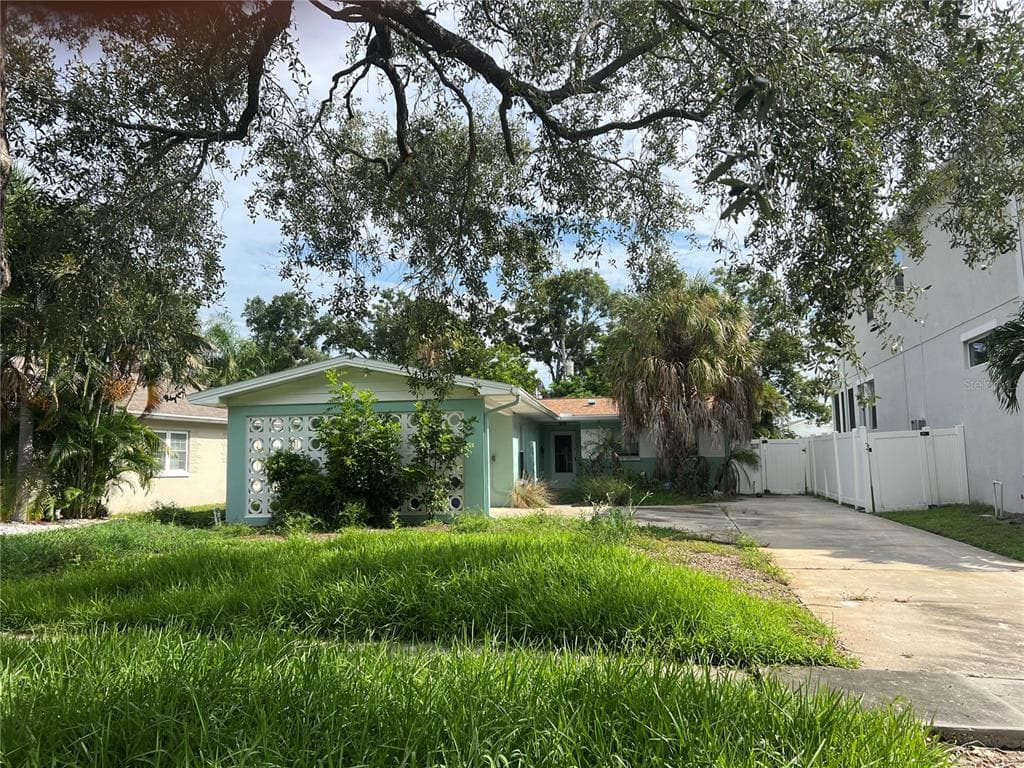 113 HURON AVENUE TAMPA, FL 33606