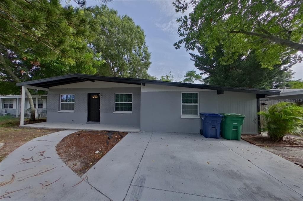 4313 W BAY AVENUE TAMPA, FL 33616
