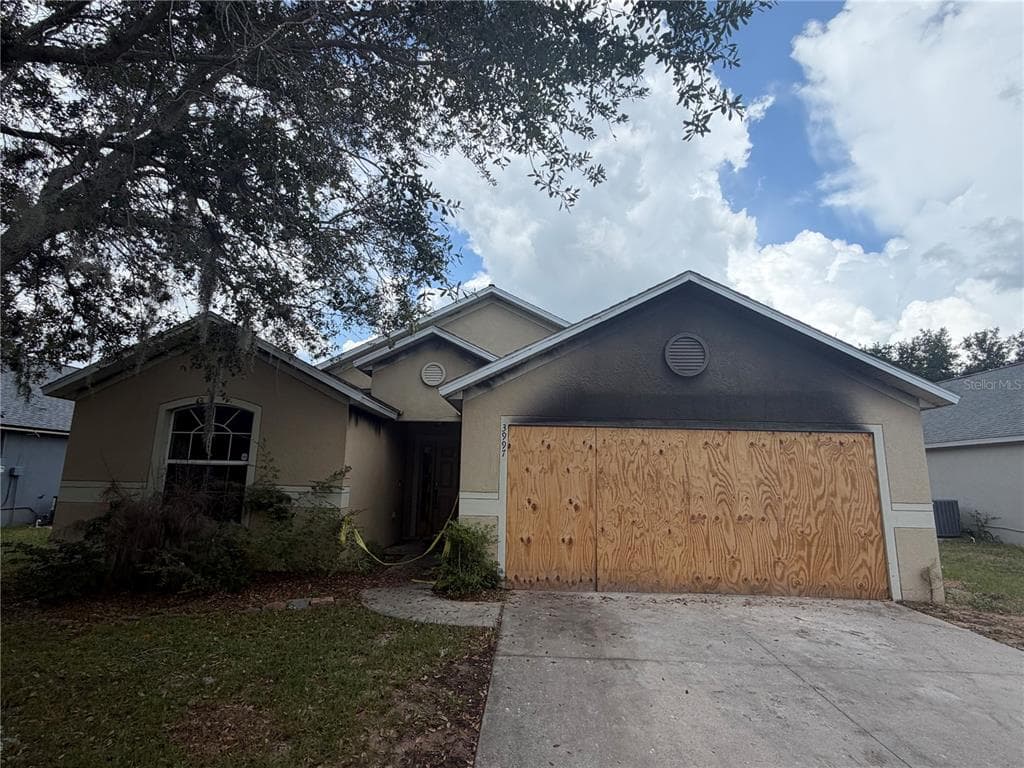 3997 HILLINGDON ROAD TAVARES, FL 32778