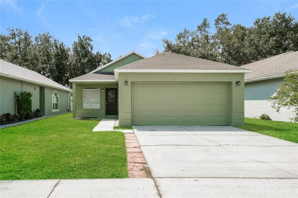 5852 LAKE FRONT DRIVE WESLEY CHAPEL, FL 33545