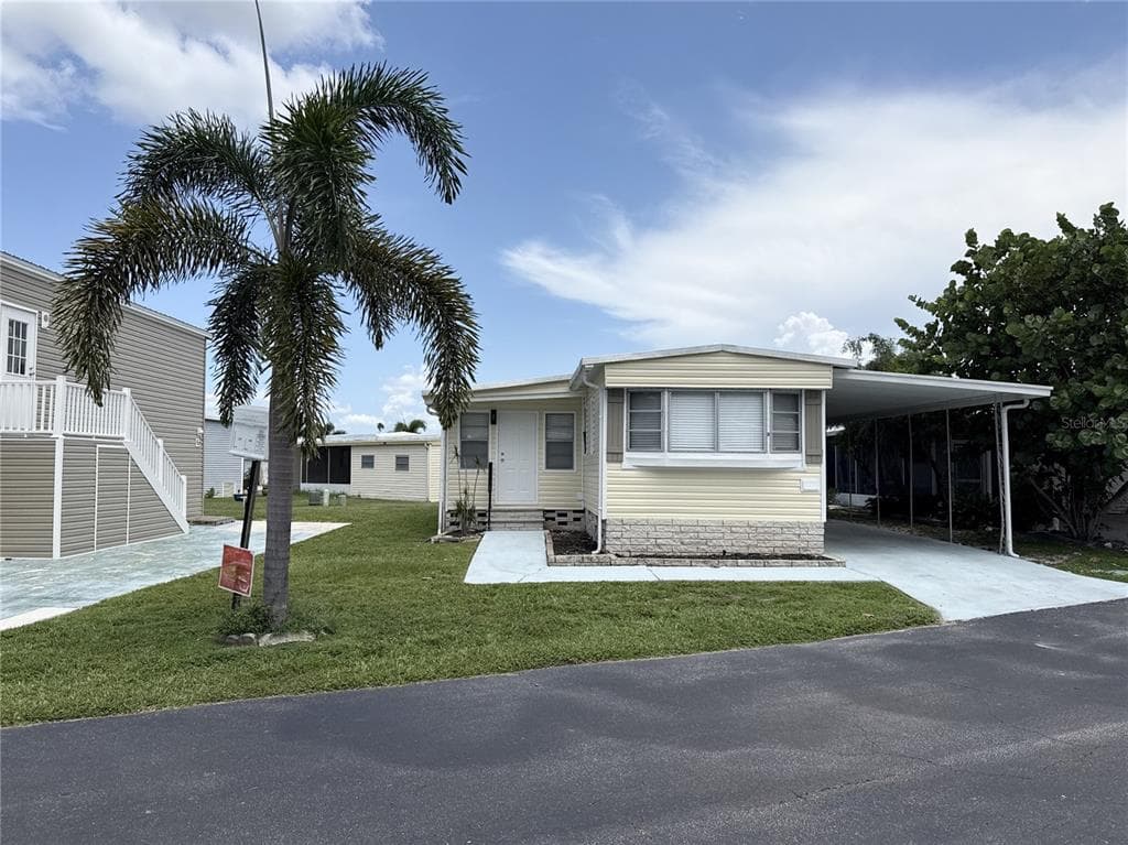347 MOUNT SAXON AVENUE NE UNIT 324 ST PETERSBURG, FL 33702