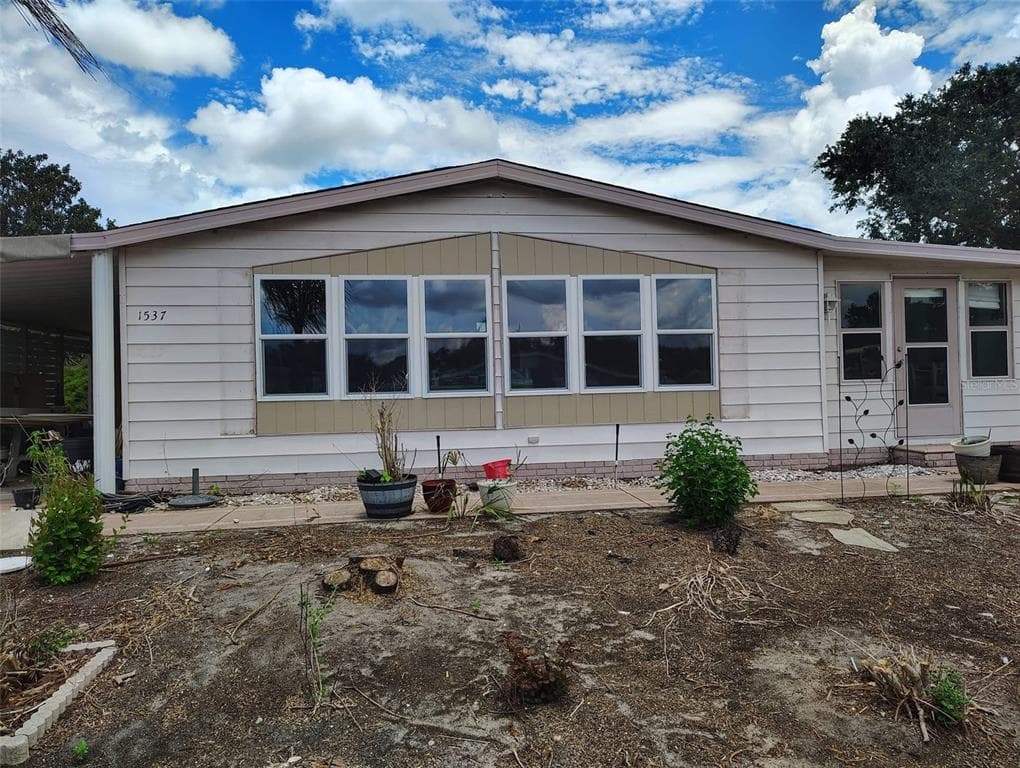 1537 DORAL CIRCLE LADY LAKE, FL 32159